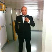 Insegnante di musica impartisce lezioni di piano on Line